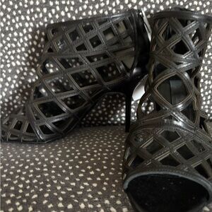 Burberry Heels 37.5 7.5